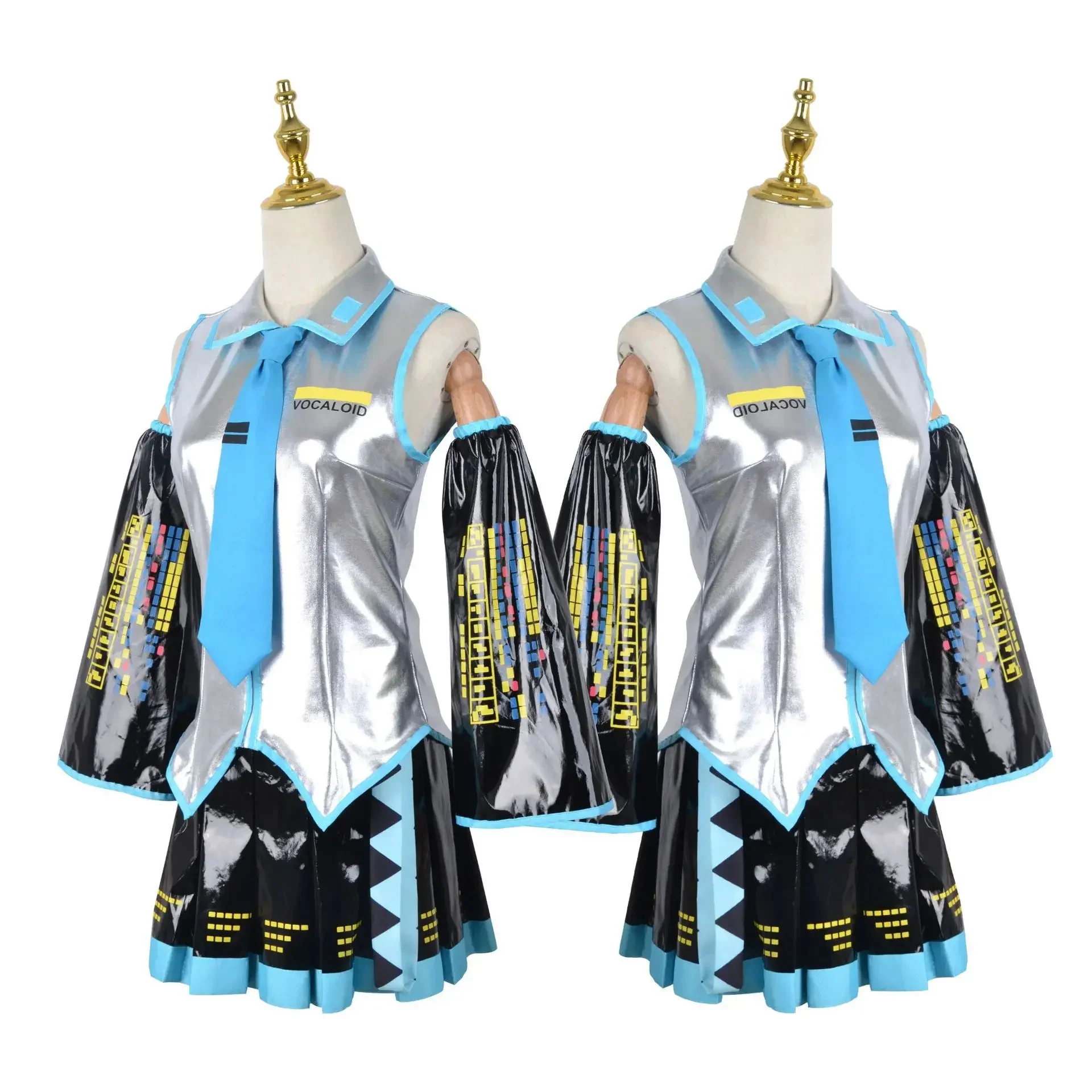 طقم تنكري كامل من الجلد الفضي  - مراجعة Anime Cosplay Miku وسعره